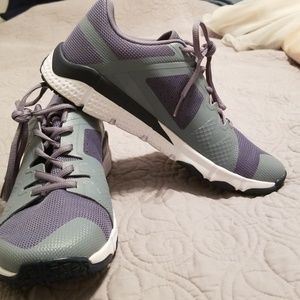 Mens size 8 reebok running shoes